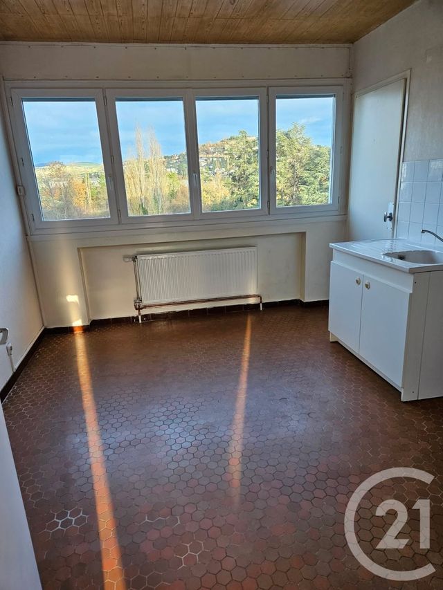 Appartement F3 à louer - 3 pièces - 65 m2 - Villars - 42 - RHONE-ALPES