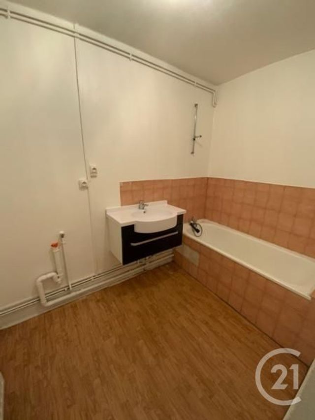 Appartement F2 &agrave; louer - 2 pi&egrave;ces - 44,38 m2 - St Etienne - 42 - RHONE-ALPES