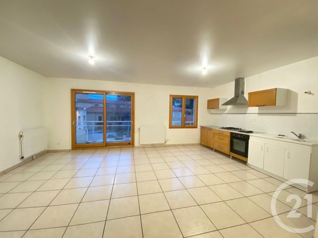 Appartement F3 &agrave; louer - 3 pi&egrave;ces - 79,70 m2 - Andrezieux Boutheon - 42 - RHONE-ALPES