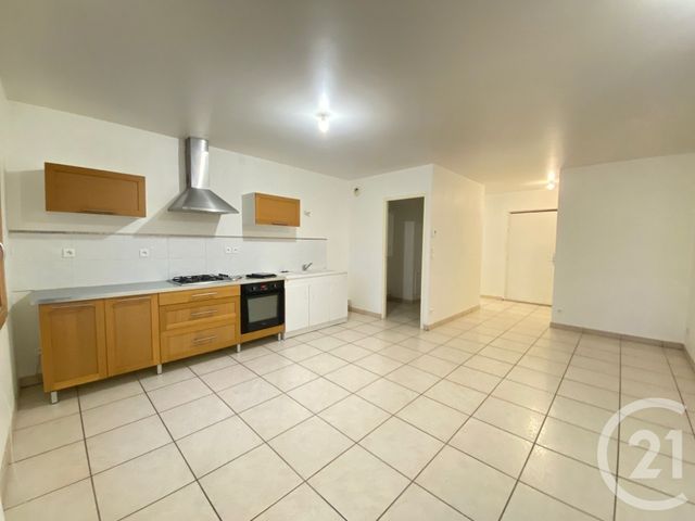 Appartement F3 &agrave; louer - 3 pi&egrave;ces - 79,70 m2 - Andrezieux Boutheon - 42 - RHONE-ALPES