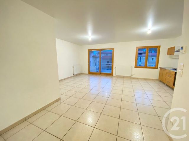 Appartement F3 &agrave; louer - 3 pi&egrave;ces - 79,70 m2 - Andrezieux Boutheon - 42 - RHONE-ALPES