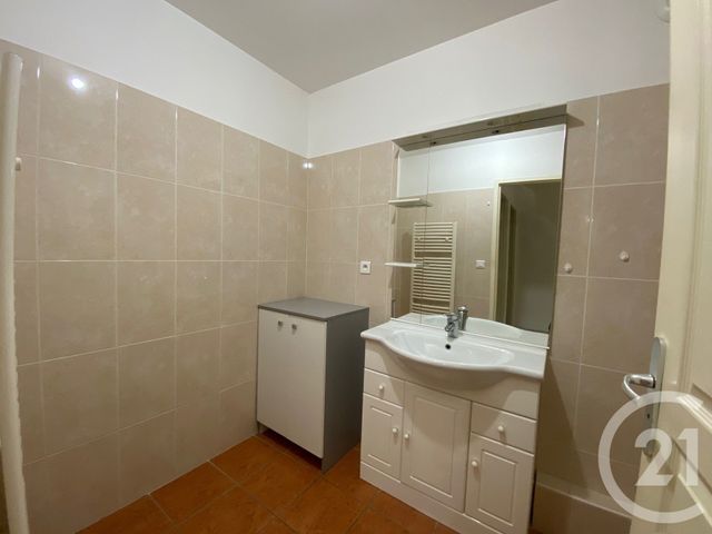 Appartement F3 &agrave; louer - 3 pi&egrave;ces - 79,70 m2 - Andrezieux Boutheon - 42 - RHONE-ALPES