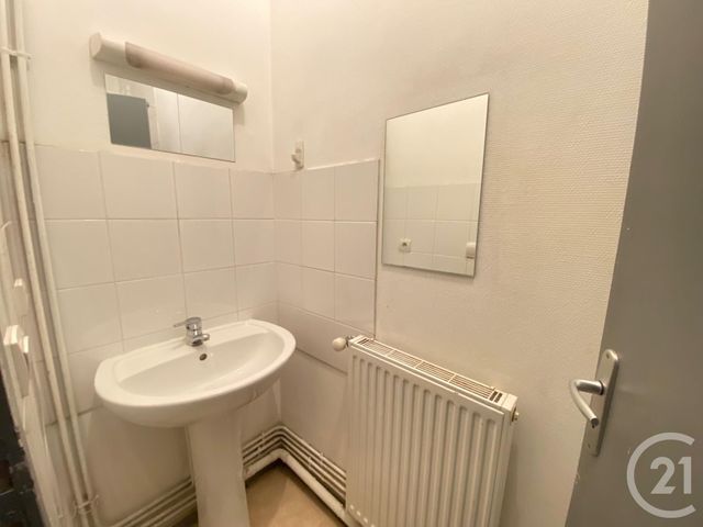 Appartement T3 &agrave; louer - 3 pi&egrave;ces - 35,67 m2 - St Etienne - 42 - RHONE-ALPES