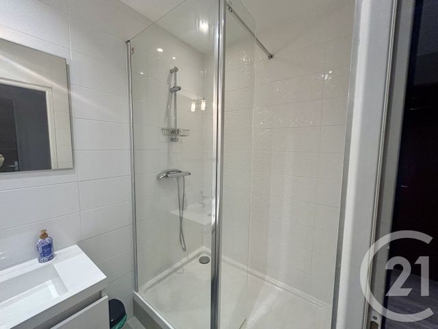 Appartement T4 &agrave; louer - 4 pi&egrave;ces - 74,57 m2 - St Etienne - 42 - RHONE-ALPES