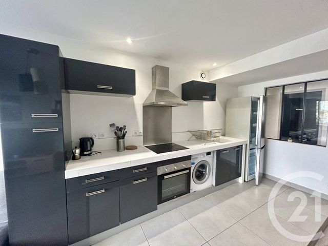 Appartement T4 &agrave; louer - 4 pi&egrave;ces - 74,57 m2 - St Etienne - 42 - RHONE-ALPES