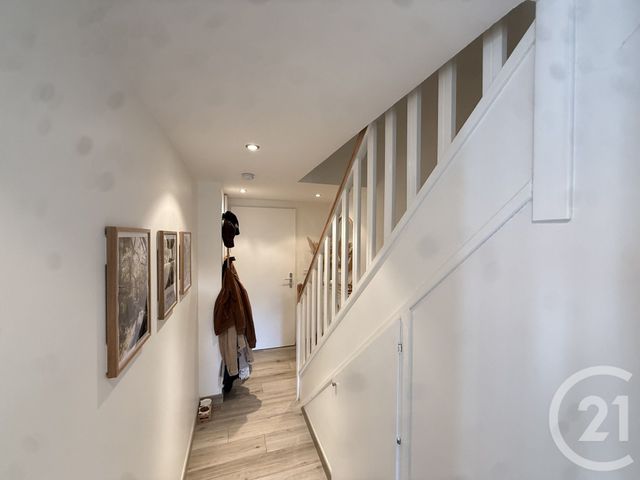 Maison &agrave; louer - 4 pi&egrave;ces - 64 m2 - St Genest Lerpt - 42 - RHONE-ALPES