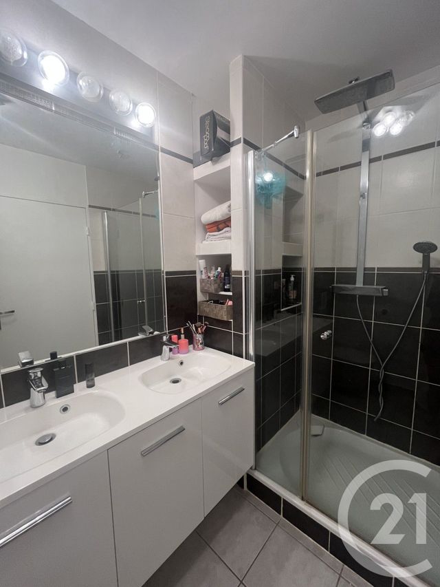 Maison &agrave; louer - 4 pi&egrave;ces - 64 m2 - St Genest Lerpt - 42 - RHONE-ALPES