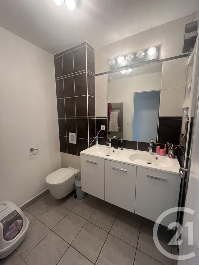 Maison &agrave; louer - 4 pi&egrave;ces - 64 m2 - St Genest Lerpt - 42 - RHONE-ALPES