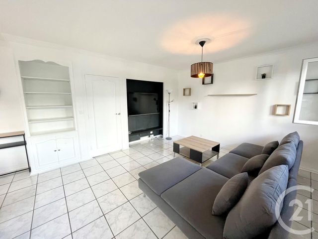 Appartement T4 &agrave; louer - 4 pi&egrave;ces - 75,11 m2 - St Etienne - 42 - RHONE-ALPES