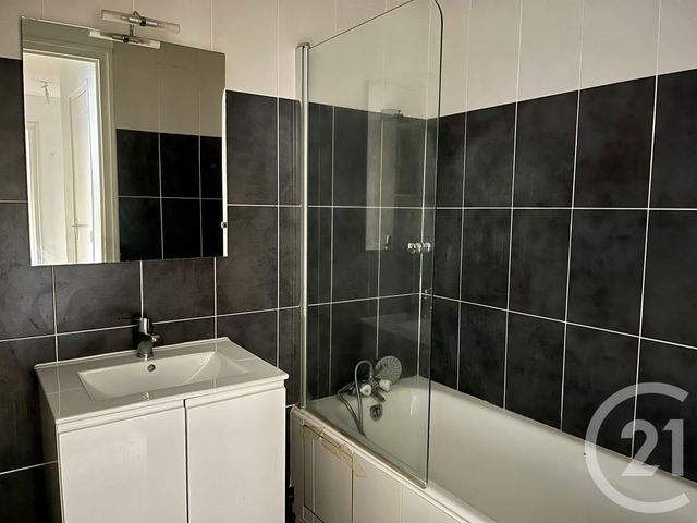 Appartement F2 &agrave; louer - 2 pi&egrave;ces - 50 m2 - St Etienne - 42 - RHONE-ALPES