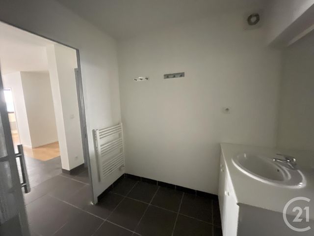 Appartement T2 &agrave; louer - 2 pi&egrave;ces - 42,74 m2 - St Etienne - 42 - RHONE-ALPES