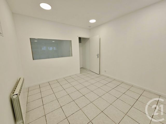 Local commercial à louer - 34.79 m2 - 42 - Loire