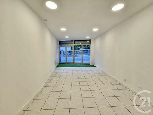 Local commercial à louer - 34.79 m2 - 42 - Loire
