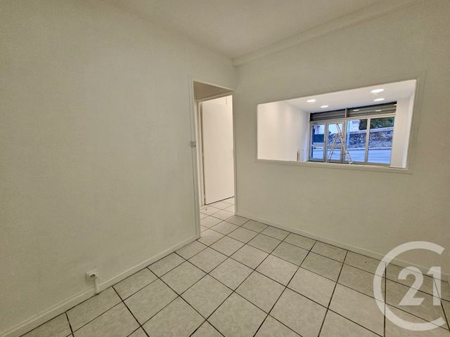 Local commercial à louer - 34.79 m2 - 42 - Loire