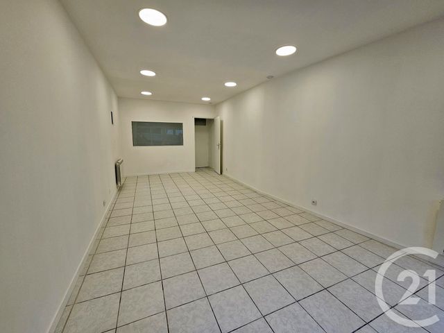 Local commercial à louer - 34.79 m2 - 42 - Loire