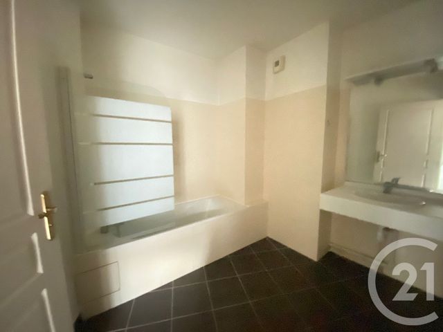 Appartement T3 &agrave; louer - 3 pi&egrave;ces - 65,72 m2 - St Etienne - 42 - RHONE-ALPES