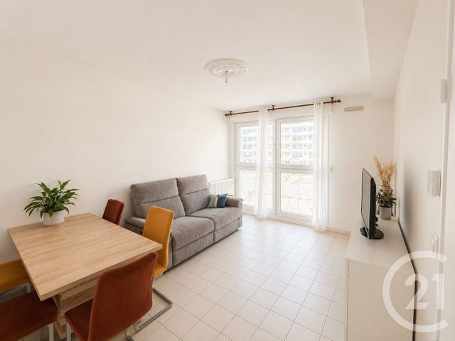 Appartement F3 &agrave; louer - 3 pi&egrave;ces - 65,70 m2 - St Etienne - 42 - RHONE-ALPES