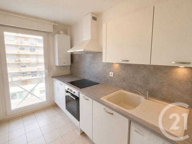 Appartement F3 &agrave; louer - 3 pi&egrave;ces - 65,70 m2 - St Etienne - 42 - RHONE-ALPES