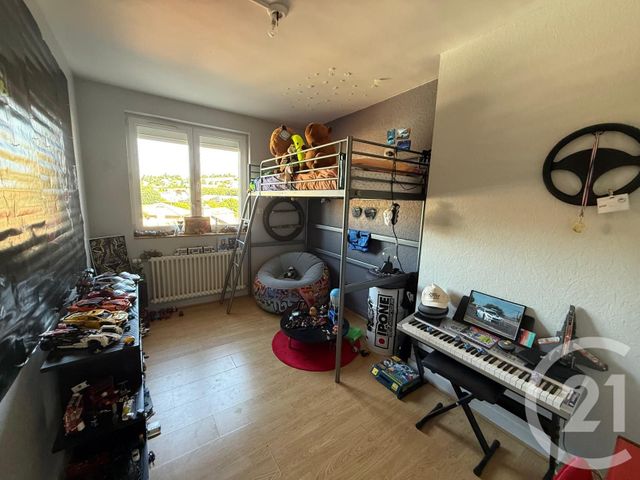 Appartement T5 &agrave; louer - 5 pi&egrave;ces - 85 m2 - St Genest Malifaux - 42 - RHONE-ALPES