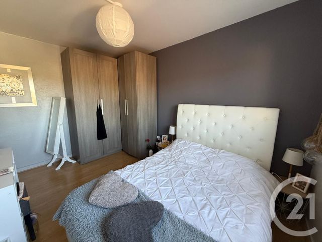 Appartement T5 &agrave; louer - 5 pi&egrave;ces - 85 m2 - St Genest Malifaux - 42 - RHONE-ALPES
