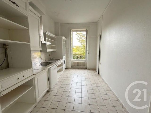 Appartement 5 pièces 109 m² · à Saint-Étienne · 109 m² · 99 000 €