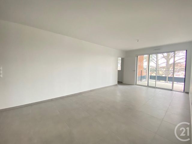 Appartement T3 &agrave; louer - 3 pi&egrave;ces - 67,22 m2 - Andrezieux Boutheon - 42 - RHONE-ALPES