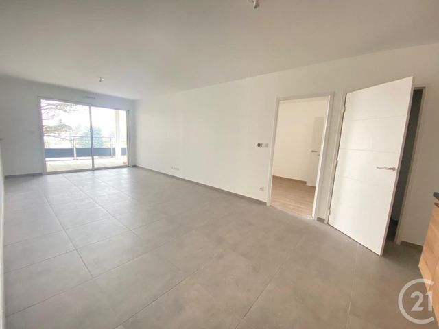 Appartement T3 &agrave; louer - 3 pi&egrave;ces - 67,22 m2 - Andrezieux Boutheon - 42 - RHONE-ALPES