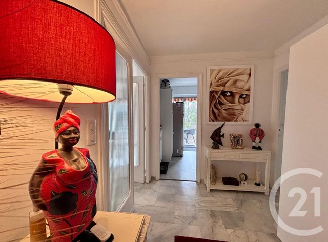 Appartement F4 &agrave; vendre - 4 pi&egrave;ces - 122,01 m2 - Le Cannet - 06 - PROVENCE-ALPES-COTE-D-AZUR