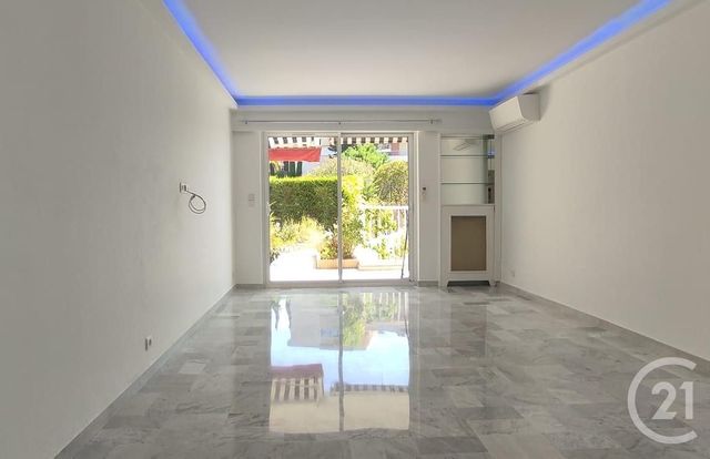 Appartement F3 &agrave; louer - 3 pi&egrave;ces - 75,81 m2 - Le Cannet - 06 - PROVENCE-ALPES-COTE-D-AZUR