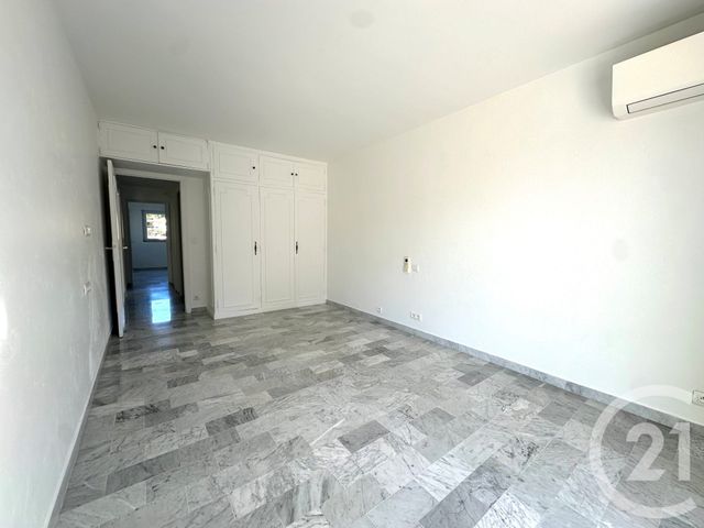 Appartement F3 &agrave; louer - 3 pi&egrave;ces - 75,81 m2 - Le Cannet - 06 - PROVENCE-ALPES-COTE-D-AZUR