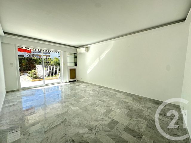 Appartement F3 &agrave; louer - 3 pi&egrave;ces - 75,81 m2 - Le Cannet - 06 - PROVENCE-ALPES-COTE-D-AZUR