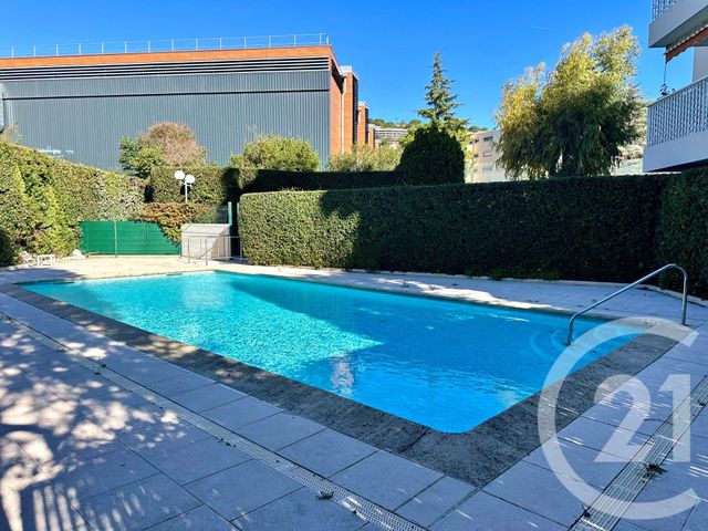 Appartement F3 &agrave; louer - 3 pi&egrave;ces - 75,81 m2 - Le Cannet - 06 - PROVENCE-ALPES-COTE-D-AZUR