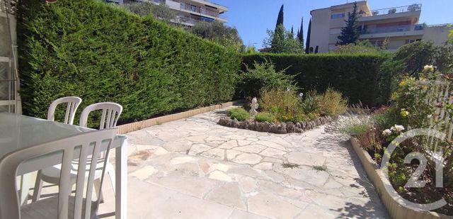 Appartement F3 &agrave; louer - 3 pi&egrave;ces - 75,81 m2 - Le Cannet - 06 - PROVENCE-ALPES-COTE-D-AZUR