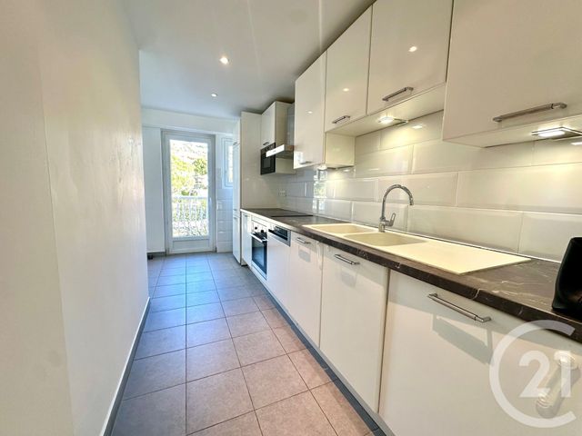 Appartement F3 &agrave; louer - 3 pi&egrave;ces - 75,81 m2 - Le Cannet - 06 - PROVENCE-ALPES-COTE-D-AZUR