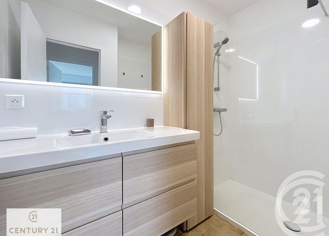 Appartement F4 &agrave; vendre - 4 pi&egrave;ces - 85,80 m2 - Le Cannet - 06 - PROVENCE-ALPES-COTE-D-AZUR