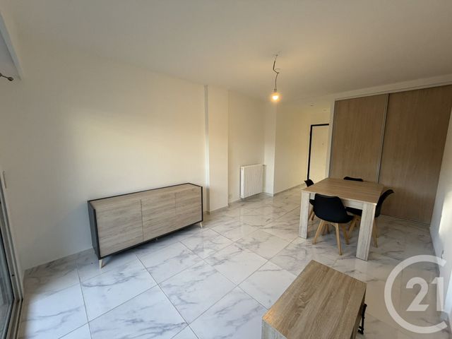 Appartement F1 &agrave; louer - 1 pi&egrave;ce - 27,78 m2 - Le Cannet - 06 - PROVENCE-ALPES-COTE-D-AZUR