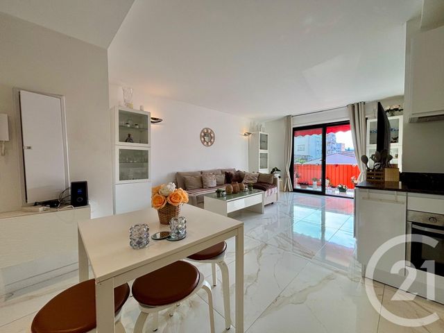 Appartement F4 &agrave; vendre - 4 pi&egrave;ces - 70,56 m2 - Le Cannet - 06 - PROVENCE-ALPES-COTE-D-AZUR