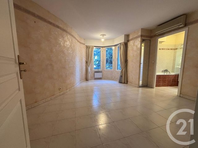 Appartement F3 &agrave; vendre - 3 pi&egrave;ces - 85,56 m2 - Le Cannet - 06 - PROVENCE-ALPES-COTE-D-AZUR
