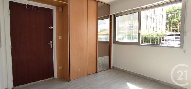 Appartement F1 &agrave; louer - 1 pi&egrave;ce - 15,22 m2 - Le Cannet - 06 - PROVENCE-ALPES-COTE-D-AZUR