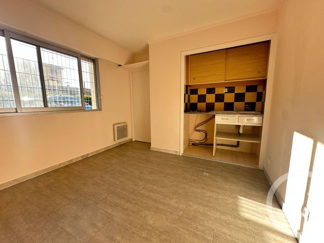 Appartement F1 &agrave; louer - 1 pi&egrave;ce - 15,22 m2 - Le Cannet - 06 - PROVENCE-ALPES-COTE-D-AZUR