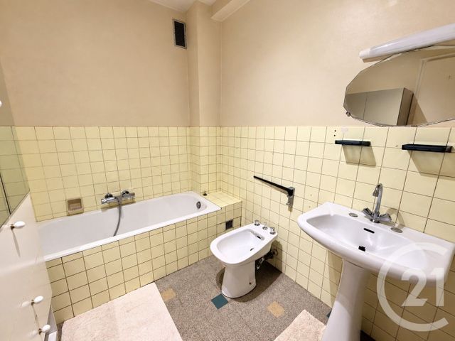 Appartement F4 &agrave; vendre - 4 pi&egrave;ces - 81,97 m2 - Le Cannet - 06 - PROVENCE-ALPES-COTE-D-AZUR