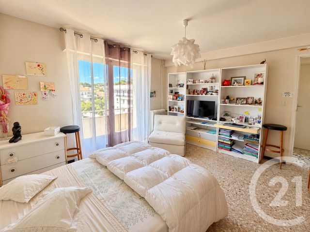 Appartement F4 &agrave; vendre - 4 pi&egrave;ces - 81,97 m2 - Le Cannet - 06 - PROVENCE-ALPES-COTE-D-AZUR