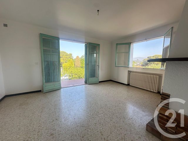 Appartement &agrave; louer - 3 pi&egrave;ces - 70,76 m2 - Le Cannet - 06 - PROVENCE-ALPES-COTE-D-AZUR