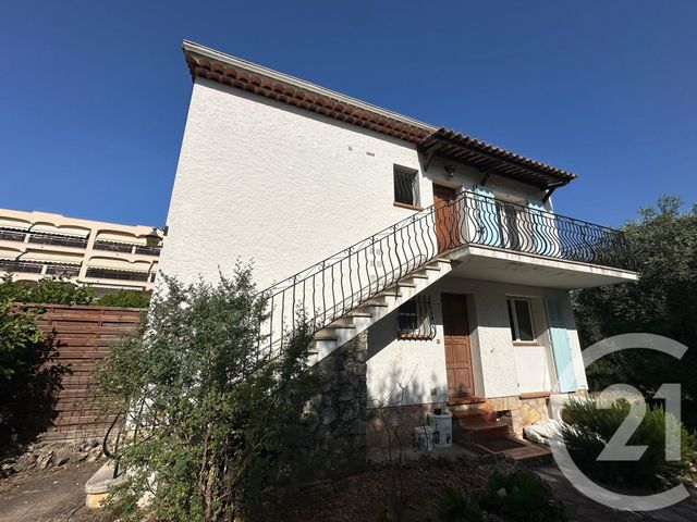 Appartement &agrave; louer - 3 pi&egrave;ces - 70,76 m2 - Le Cannet - 06 - PROVENCE-ALPES-COTE-D-AZUR