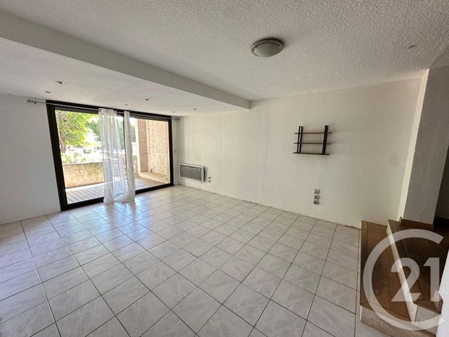 Maison &agrave; louer - 6 pi&egrave;ces - 191,21 m2 - Mandelieu La Napoule - 06 - PROVENCE-ALPES-COTE-D-AZUR