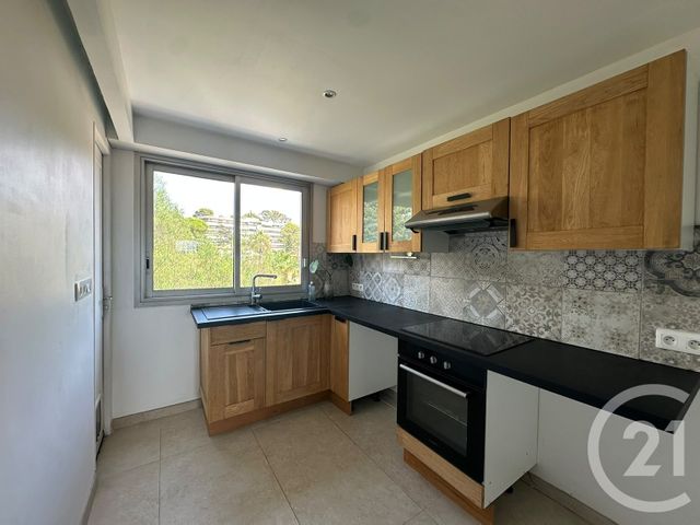 Appartement F3 &agrave; louer - 3 pi&egrave;ces - 62,52 m2 - Le Cannet - 06 - PROVENCE-ALPES-COTE-D-AZUR