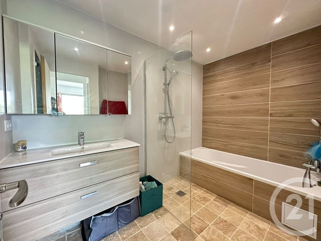 Appartement F3 &agrave; louer - 3 pi&egrave;ces - 62,52 m2 - Le Cannet - 06 - PROVENCE-ALPES-COTE-D-AZUR