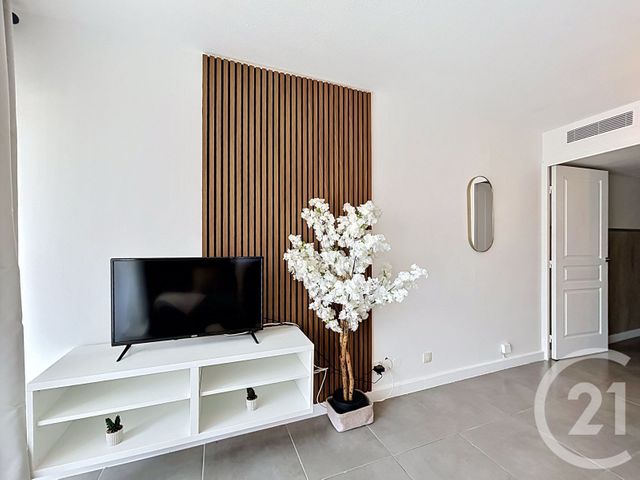 Appartement &agrave; louer - 2 pi&egrave;ces - 27,58 m2 - Cannes - 06 - PROVENCE-ALPES-COTE-D-AZUR