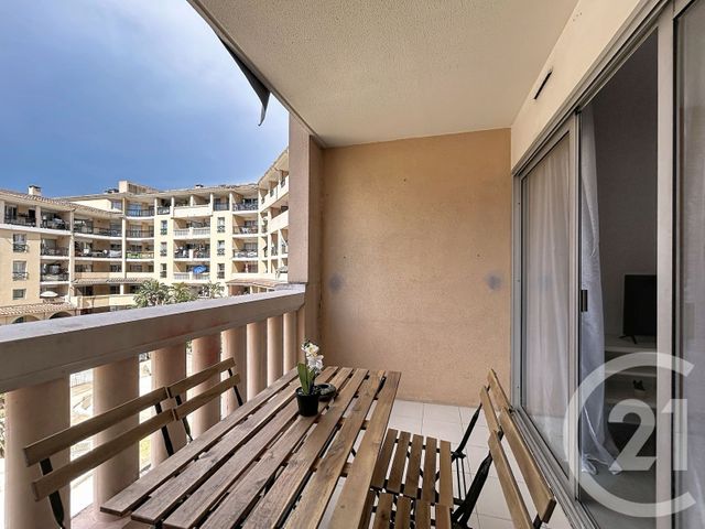 Appartement &agrave; louer - 2 pi&egrave;ces - 27,58 m2 - Cannes - 06 - PROVENCE-ALPES-COTE-D-AZUR