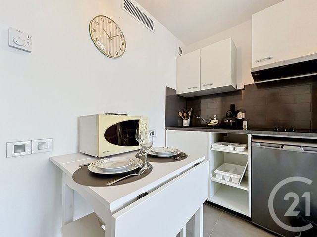 Appartement &agrave; louer - 2 pi&egrave;ces - 27,58 m2 - Cannes - 06 - PROVENCE-ALPES-COTE-D-AZUR